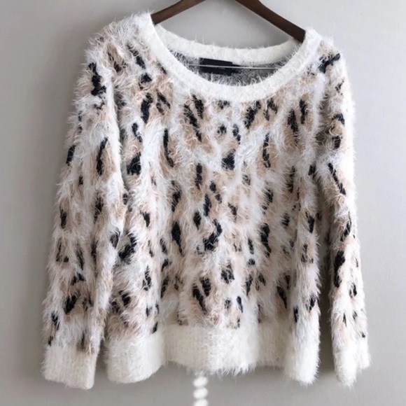 Minkpink Soft Comfy Fuzzy Leopard Print Long Sleeve Sweater Shirt Top White - Picture 10 of 10